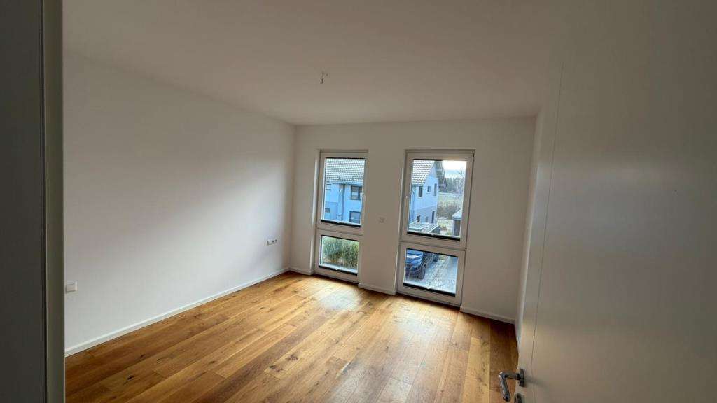 Immobilie in Elmenhorst/Lichtenhagen - Freigezogenes modernes Doppelhaus mit Doppelcarport - Bild 3