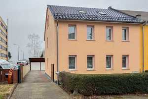Sofort wohlfühlen: 6-Zi.-DHH mit Garten inkl. Nebengebäude in Leipzig-Engelsdorf – Leipzig – Vorschaubild 2