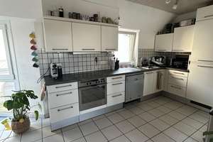 Helle 3-Zimmer-Wohnung mit Balkon im 2. OG in Köln-Brück