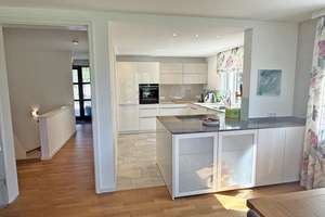 Breitbrunn am Chiemsee-Lichtverwöhnte 5-Zimmer-Maisonette mit 3 Bädern, Sauna, 796 m² Garten – Die vollständige Adresse der Immobilie erhältst du vom Anbieter., 83254 Breitbrunn am Chiemsee – Vorschaubild 15