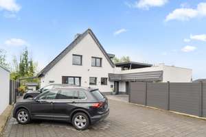 Exklusives Einfamilienhaus mit höchstem Wohnkomfort in begehrter Wohnlage – direkt am Gillbach – Die vollständige Adresse der Immobilie erhältst du vom Anbieter., 50129 Bergheim – Vorschaubild 16