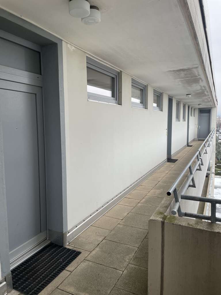 Immobilie in Bad Homburg vor der Höhe - 1-Zimmerwohnung mit Balkon und Blick nach Frankfurt - Bild 2