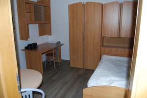 Für Studenten, schönes möbliertes 1-Zimmer Apartment !  Anfragen bitte nur per E-Mail – Katholischer Kirchenplatz 4, 91054 Altstadt, Erlangen – Vorschaubild 2