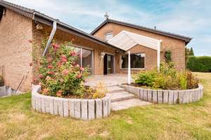 RUHEOASE MIT POTENZIAL * keine Käuferprovision – Friedensstraße 229, 47829 Uerdingen, Krefeld – Vorschaubild 2