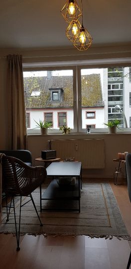 Düsseltal, hübsche. 2 Zi Whg, offene Küche, mod. Duschbad ...