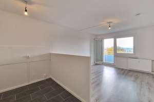 Kurzfristig Wohnung gesucht? - Wir haben eine schicke 3-Zimmer-Wohnung für Sie! – Albert-Köhler-Straße 81, 9122 Morgenleite, Chemnitz – Vorschaubild 2