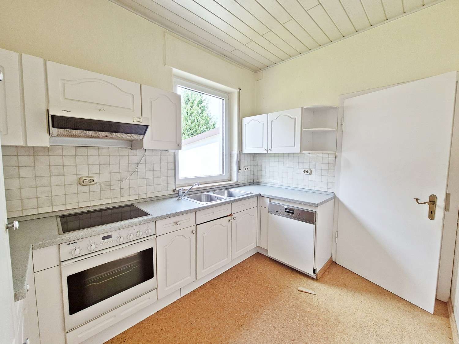 Immobilie in Lübbecke - Attraktives, großes 1-2 Familienhaus mit Wintergarten 
in ruhiger Lage von Lübbecke - Bild 4