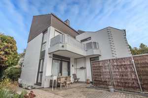 Geräumiges Zweifamilienhaus mit großzügigem Garten 
in Hockstein – Mönchengladbach – Vorschaubild 1