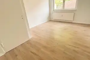 Geräumige 5-Zimmer-Wohnung mit Garten  – Hermann-Billung-Straße 1, 29633 Heidekreis – Vorschaubild 3