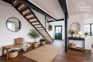 LOFT im luxuriös sanierten Gutshof, 142 qm, 2 SZ, 2 Bäder, WC, EBK, großer Garten&Terrassen, 2x TG
