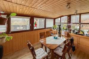 Gepflegtes 3-Zi.-Ferienhaus mit Garten, Fußbodenheizung und PV-Anlage – Alb-Donau-Kreis – Vorschaubild 1