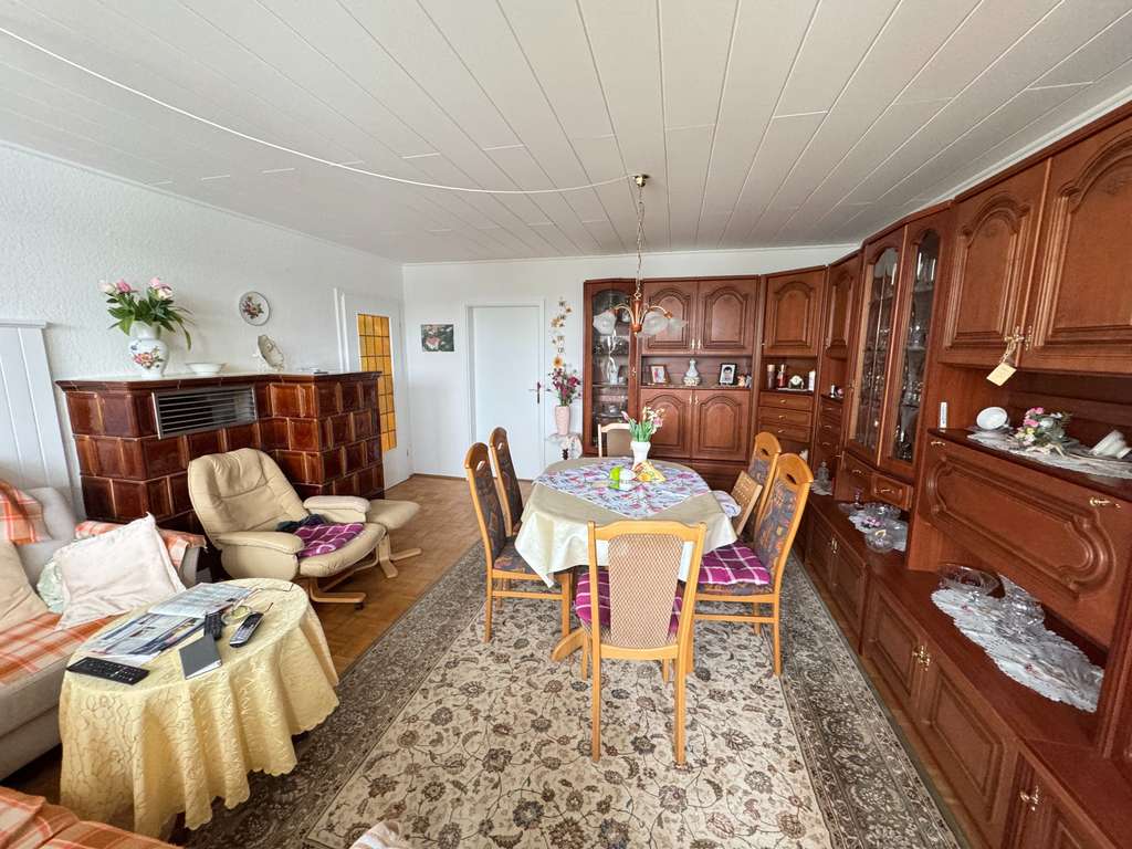 Immobilie in Nossen - Ruhige helle 3-Raum-Wohnung im 1.OG vermietet zu verkaufen - Bild 1