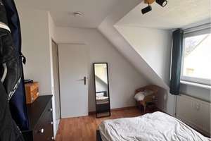 Charmante 2-Zimmer-Dachgeschosswohnung in ruhiger Lage mit Balkon mit Blick auf den Eichtalpark   – Walther-Mahlau-Stieg 3, 22041 Wandsbek (Ortsteil), Hamburg – Vorschaubild 5
