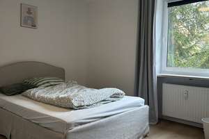 WG-Zimmer in Mädchen-WG ab sofort zu vermieten! 5er-WG - Fritz-Meyer-Weg 29,
81925 München – Fritz-Meyer-Weg 29, 81925 Oberföhring, München – Vorschaubild 3