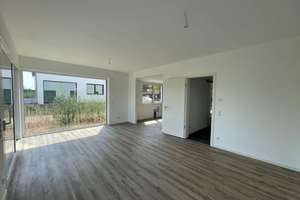 KfW55 Neubau Doppelhaushälfte in Burg bei Magdeburg mit Energieeffiezienz A+ – Die vollständige Adresse der Immobilie erhältst du vom Anbieter., 39288 Burg – Vorschaubild 3