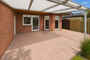 BUNGALOW IN RUHIGER LAGE MIT KAMIN, FUSSBODENHEIZUNG, MODERNEM BADEZIMMER UND ELEKTRISCHER GARAGE – Die vollständige Adresse der Immobilie erhältst du vom Anbieter., 26125 Ofenerdiek, Oldenburg (Oldenburg) – Vorschaubild 5