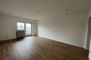 * Sanierte Wohnung mit Balkon und Loggia * – Schleißheimer Str. 341, 80809 Am Riesenfeld, München – Vorschaubild 2