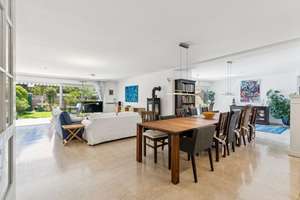 Stilvolle Doppelhaushälfte mit schönem Garten und Außenpool in begehrter Lage von München-Trudering – Die vollständige Adresse der Immobilie erhältst du vom Anbieter., 81825 Gartenstadt Trudering, München – Vorschaubild 4