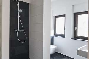 *Erstbezug nach Sanierung* Maisonette-Loft-Wohnung mit Terrasse und seitlichem Wasserblick – Ricklinger Strasse 3, 30449 Linden-Süd, Hannover – Vorschaubild 13
