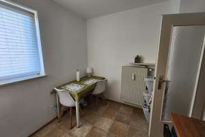 Attraktive 2-Zimmer-Wohnung mit Einbauküche & Balkon in München-Moosach – ab 01.07. – Dachauer Straße 244, 80992 Alt-Moosach, München – Vorschaubild 4