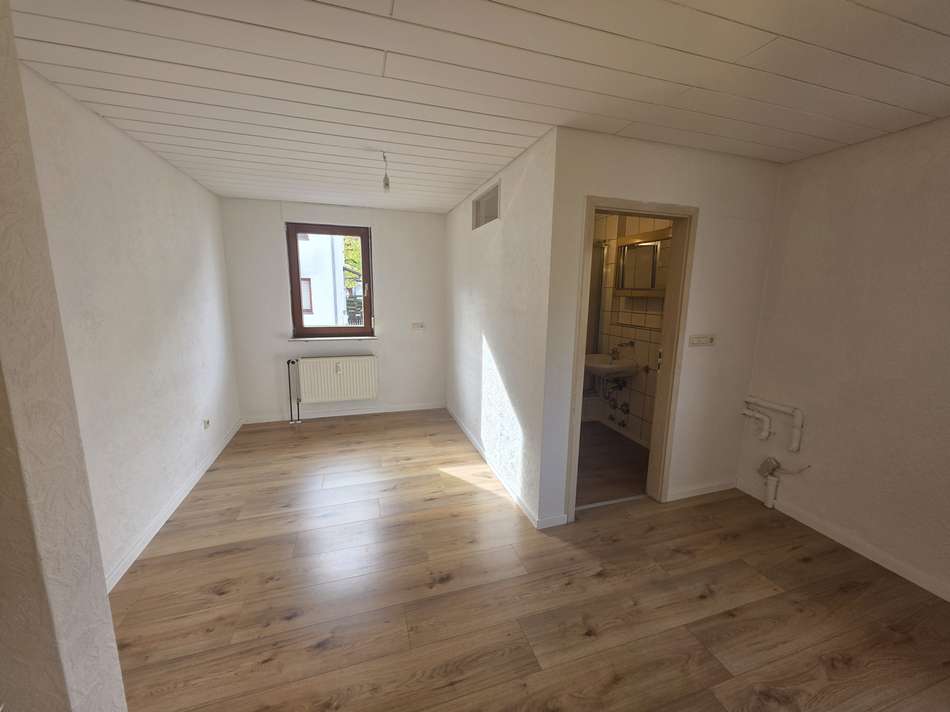 Schlafzimmer EG plus Bad 2