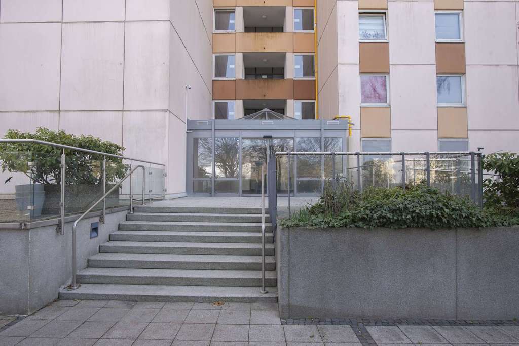 Immobilie in Maintal - Gut vermietete 2ZKB mit Stellplatz in sehr gepflegtem MFH am Feldrand. Käuferprovisionsfrei! - Bild 2