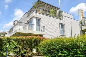 Penthouse im Zentrum von Opladen * Tiefgaragenplatz * Einbauküche * zwei Terrassen * Kamin möglich