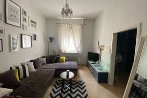 Würzburg-Altstadt: Hohe Decken & Gepflegter Altbaucharme - 2-Zimmerwohnung mit Balkon & Einbauküche – Die vollständige Adresse der Immobilie erhältst du vom Anbieter., 97070 Altstadt, Würzburg – Vorschaubild 3