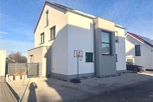 Hochwertig und energiesparend!
Neuwertiges EFH im Soester Norden! – Die vollständige Adresse der Immobilie erhältst du vom Anbieter., 59494 Soest – Vorschaubild 3