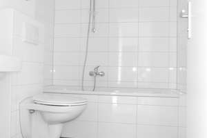 Frisch renovierte 3-Zi.-Whg. mit neuem Bad, neuem Boden und eigenem Gartenanteil – Staubenthaler Hoehe 85, 42369 Ronsdorf, Wuppertal – Vorschaubild 7