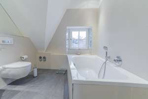 Herzogpark/Bogenhausen: 4-Zimmer-Wohnung mit Dachterrasse, Balkon und Garten – Kolbergerstr 18, 81679 Herzogpark, München – Vorschaubild 11