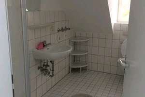 Ankommen. Wohlfühlen. Zuhause sein. Großzügiges Zimmer in Marburg-Zentrum. – Frankfurter Str. 8-10, 35037 Marburg, Marburg – Vorschaubild 9