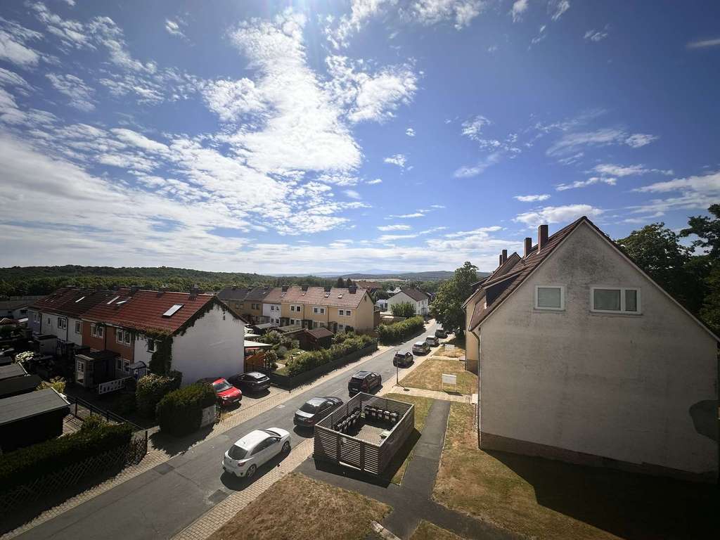 Immobilie in Salzgitter - Charmante 2-Zimmer-Dachgeschosswohnung mit Weitblick ins Grüne - Bild 2