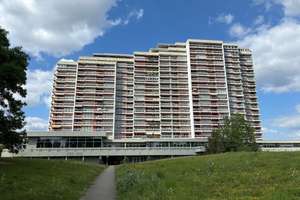 Genießen Sie den Blick auf den Schillerteich - Komfortable Etagenwohnung im 3. OG in Wolfsburg – Die vollständige Adresse der Immobilie erhältst du vom Anbieter., 38440 Schillerteich, Wolfsburg – Vorschaubild 2