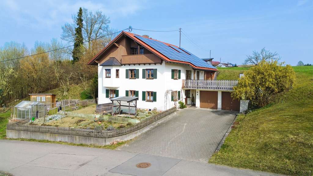 Immobilie in Kronburg - Einfamilienhaus mit Einliegerwohnung und wundervoller Aussicht in Kronburg-Kardorf! - Bild 1