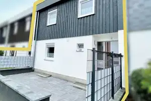 Ruhig gelegenes Reihenhaus mit Wintergarten und Garage ! ! ! – Salzgitter – Vorschaubild 1