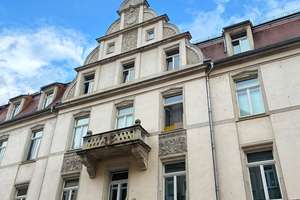 3-Zimmer-Wohnung in historischen Gebäude mit Balkon am Schillerplatz in Dresden – Hüblerstr. 2