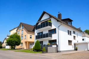 Exklusive 5-Zimmer-Erdgeschosswohnung im gepflegten Vierfamilienhaus – Die vollständige Adresse der Immobilie erhältst du vom Anbieter., 42929 Wermelskirchen – Vorschaubild 2