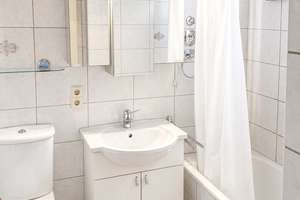 Sanierte  3-Zimmer-Wohnung in Stuttgart-West – WG-geeignet, Balkon, Einbauküche & zentrale Lage – Kornbergstraße 30 A, 70176 Hölderlinplatz, Stuttgart – Vorschaubild 4