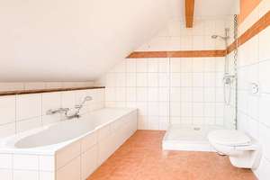 Maisonettwohnung I Dachgeschoss-Ausbau 2008 I 4 Räume + Spitzboden I Tageslichtbad I Denkmalschutz – Die vollständige Adresse der Immobilie erhältst du vom Anbieter., 4319 Engelsdorf, Leipzig – Vorschaubild 8
