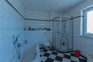 Modern ausgestattete Doppelhaushälfte in begehrter Lage von Landshut lässt keine Wünsche offen! – Die vollständige Adresse der Immobilie erhältst du vom Anbieter., 84036 Achdorf, Landshut – Vorschaubild 11