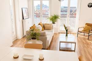 Attraktives Penthouse mit Aufzug, Südbalkon und Tiefgarage