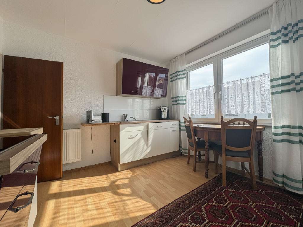 Immobilie in Stadecken-Elsheim - Großzügiges Einfamilienhaus mit Terrasse und Garten in Feldrandlage - Bild 4