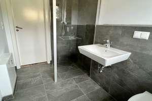 Erstbezug: Helles 6-Zimmer DHH mit Einbauküche, großem Garten, Terrasse & Parkplatz in Berlin Rudow – Lauchstädter Weg 00, 12355 Rudow, Berlin – Vorschaubild 8