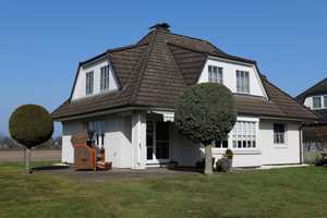 Exklusives, geräumiges und gepflegtes Haus mit vier Zimmern in Schenefeld – Pinneberg (Kreis) – Vorschaubild 1