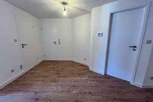 Schöne, helle 3 ZKB Dachgeschosswohnung in der Lister Meile in Hannover! – Lister Meile 56, 30161 List, Hannover – Vorschaubild 3