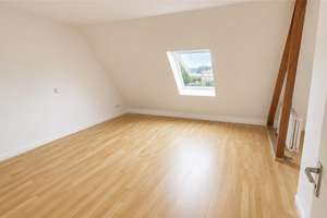 Gemütliche renovierte Dachgeschosswohnung in zentraler Lage direkt bei der Straßenbahn – 68169 Neckarstadt-West, Mannheim – Vorschaubild 3