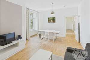 Prenzlauer Berg: freundliche 2-Zi Wohnung mit Balkon – Berlin – Vorschaubild 1