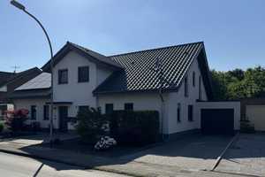 Günstige, neuwertige 4-Zimmer-Doppelhaushälfte mit gehobener Innenausstattung in Willich – Brückenstraße 6, 47877 Viersen (Kreis) – Vorschaubild 1