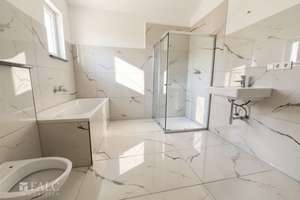 Attraktives Gesamtpaket: modernes Wohnhaus, vermietete Halle & Baupotenzial – Die vollständige Adresse der Immobilie erhältst du vom Anbieter., 42857 Hölterfeld, Remscheid – Vorschaubild 5